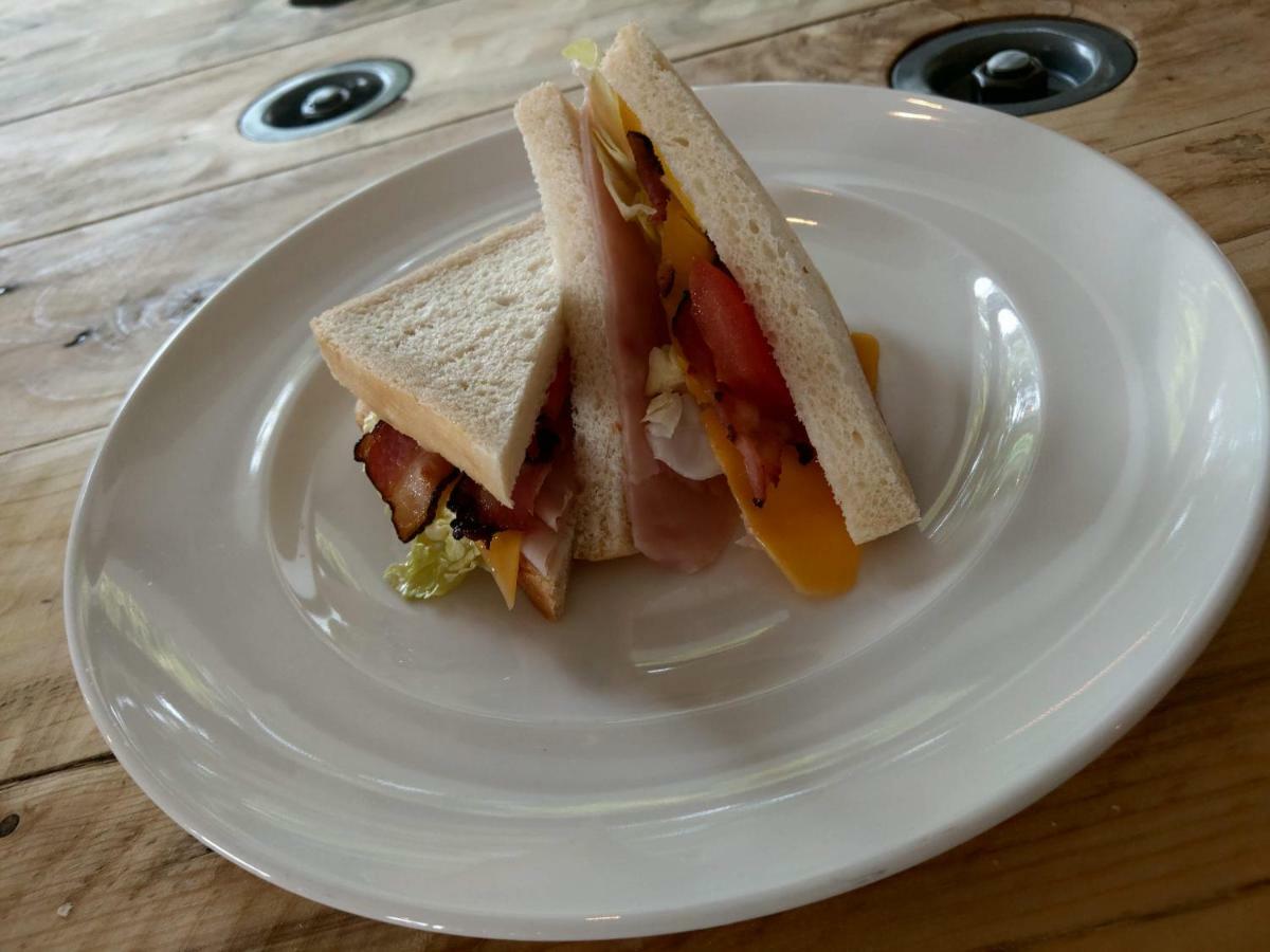Penzion A Bistro Dilna Třeboň Kültér fotó